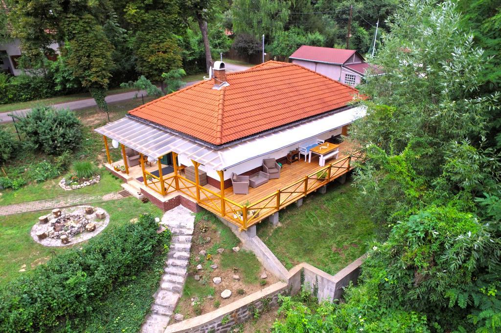 Teraszhaz Zebegeny Villa Buitenkant foto